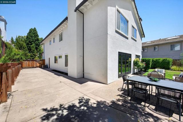 719 Bourne Ct, Danville, CA 94506