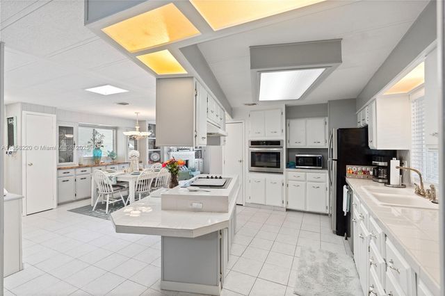 202 NW 52nd St 0, Deerfield Beach, FL 33064