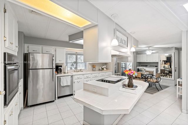 202 NW 52nd St 0, Deerfield Beach, FL 33064