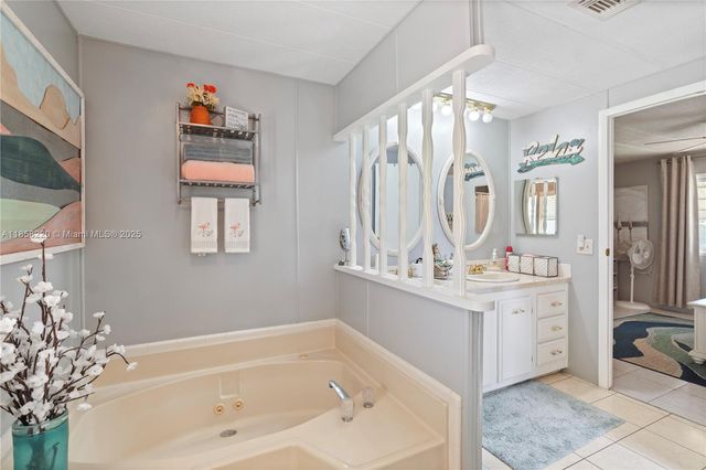 202 NW 52nd St 0, Deerfield Beach, FL 33064