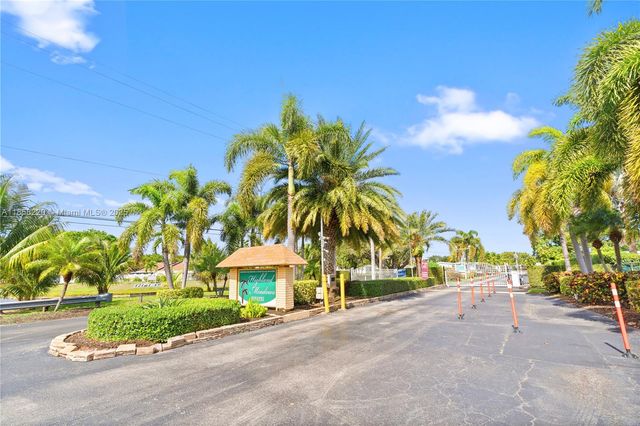 202 NW 52nd St 0, Deerfield Beach, FL 33064