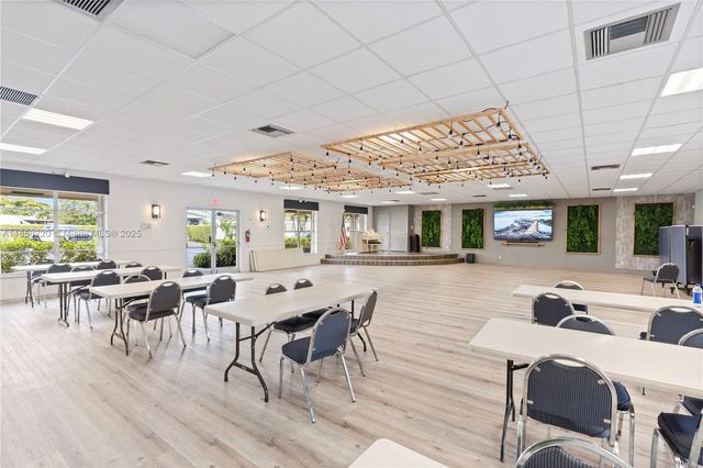 202 NW 52nd St 0, Deerfield Beach, FL 33064