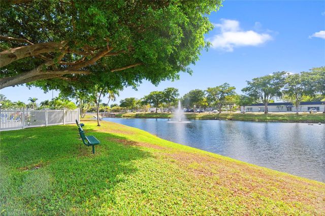 202 NW 52nd St 0, Deerfield Beach, FL 33064