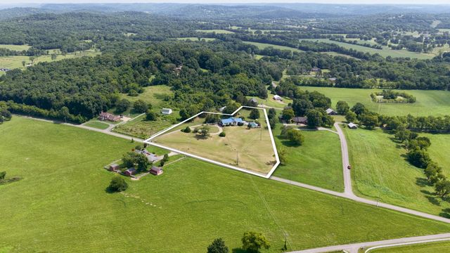 85 Boonshill Rd, Fayetteville, TN 37334