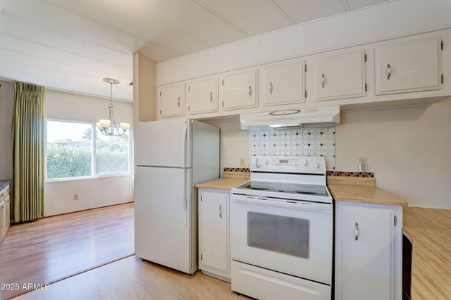 9109 E COUNTRY CLUB Drive, Sun Lakes, AZ 85248