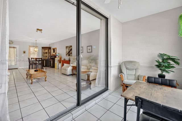 2841 Somerset Dr 106, Lauderdale Lakes, FL 33311