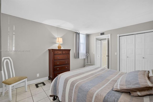 2841 Somerset Dr 106, Lauderdale Lakes, FL 33311