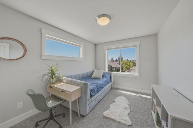 61060 SE Stari Most Loop, Bend, OR 97702