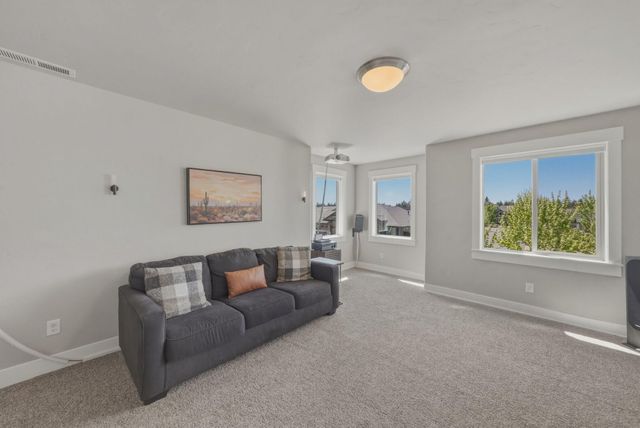 61060 SE Stari Most Loop, Bend, OR 97702