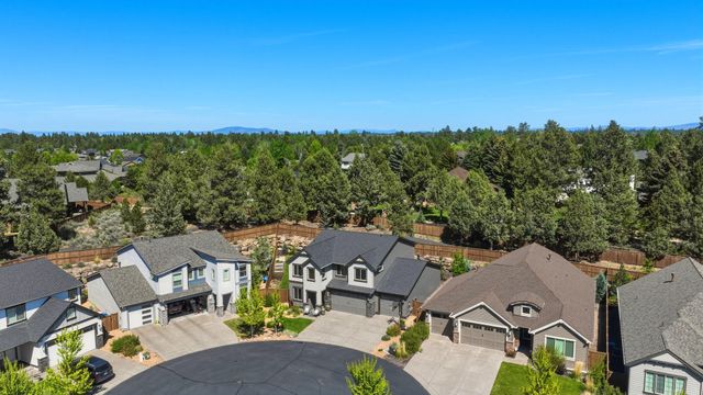 61060 SE Stari Most Loop, Bend, OR 97702