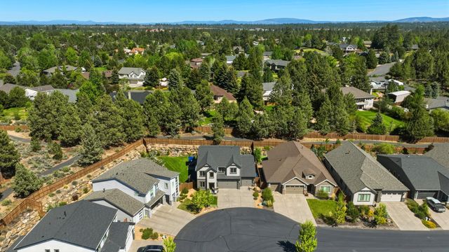 61060 SE Stari Most Loop, Bend, OR 97702