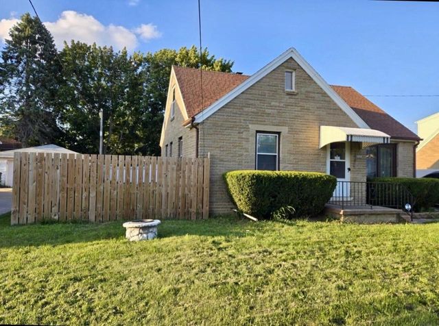 3624 E College AVENUE, Cudahy, WI 53110