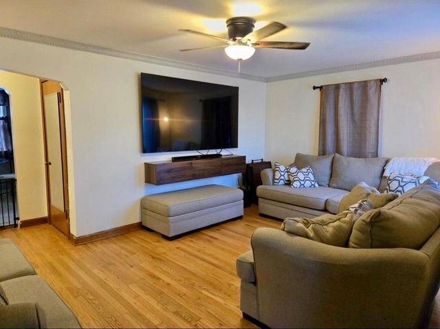 3624 E College AVENUE, Cudahy, WI 53110