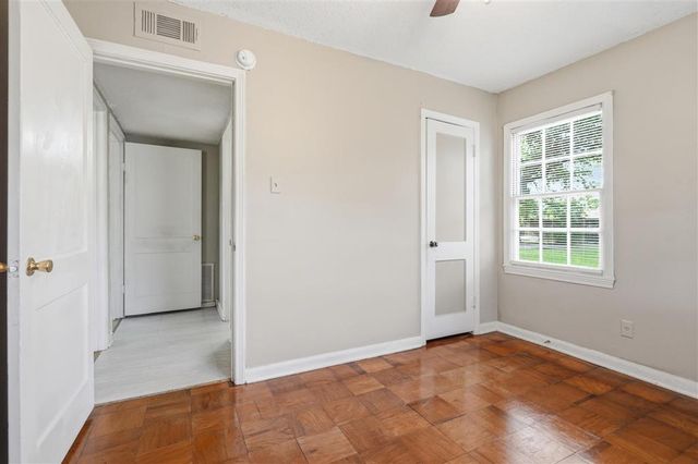 220 Heather Street, Lake Charles, LA 70605