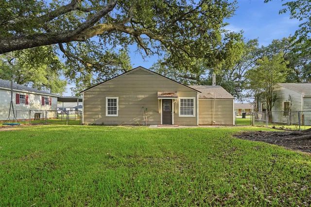220 Heather Street, Lake Charles, LA 70605