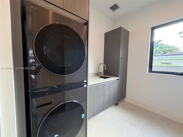 6221 SW 60th St, South Miami, FL 33143