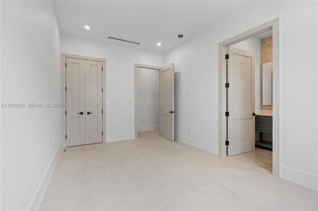 6221 SW 60th St, South Miami, FL 33143