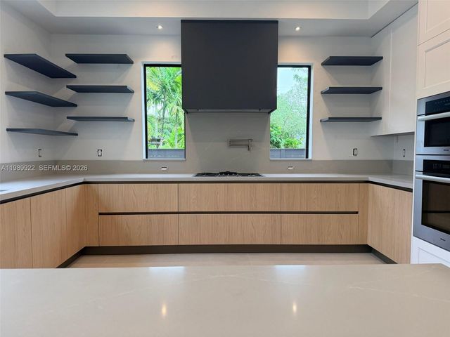 6221 SW 60th St, South Miami, FL 33143