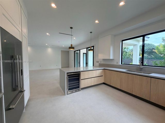 6221 SW 60th St, South Miami, FL 33143