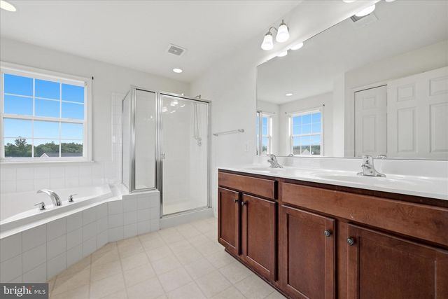 116 CELADON DR, Martinsburg, WV 25403