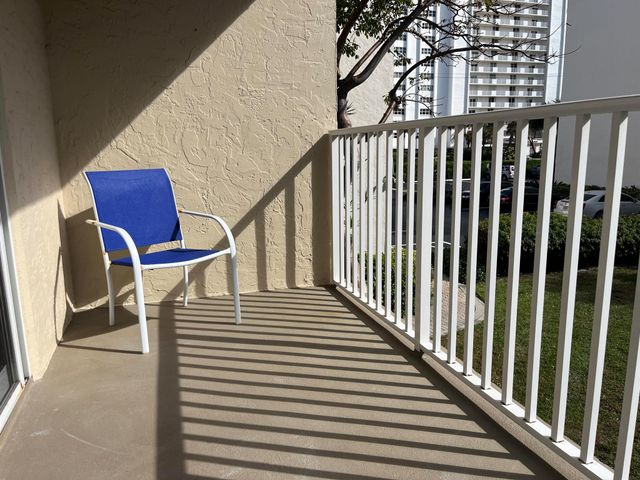 2929 S Ocean Boulevard 215, Boca Raton, FL 33432