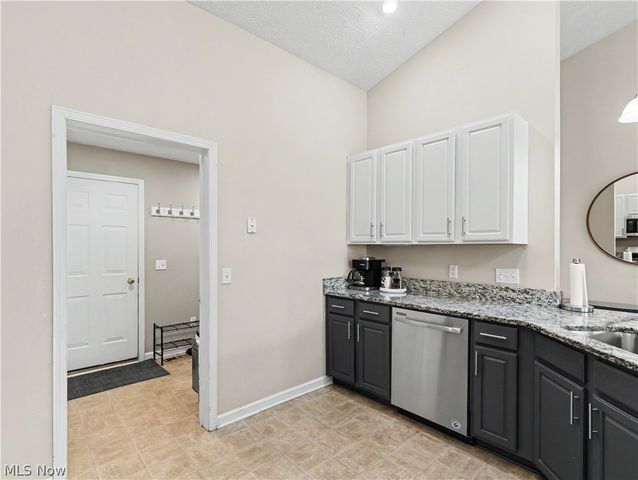 38122 Rocky Run Court, North Ridgeville, OH 44039