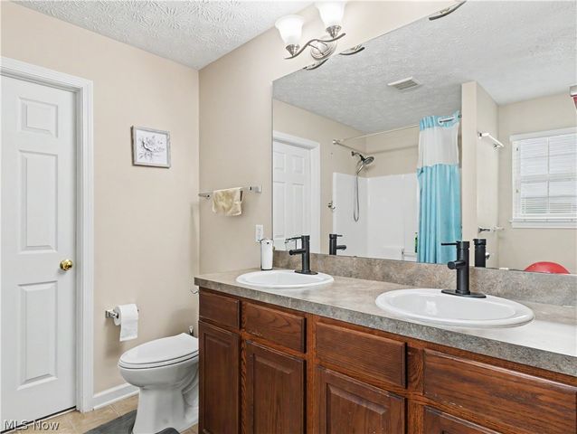 38122 Rocky Run Court, North Ridgeville, OH 44039