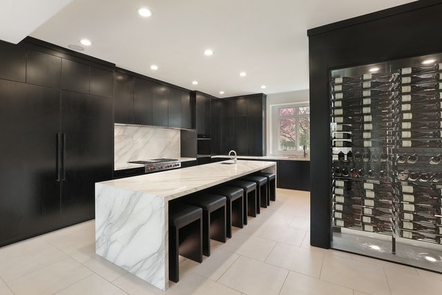 1630 Ridge Road, Highland Park, IL 60035