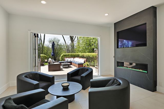 1630 Ridge Road, Highland Park, IL 60035