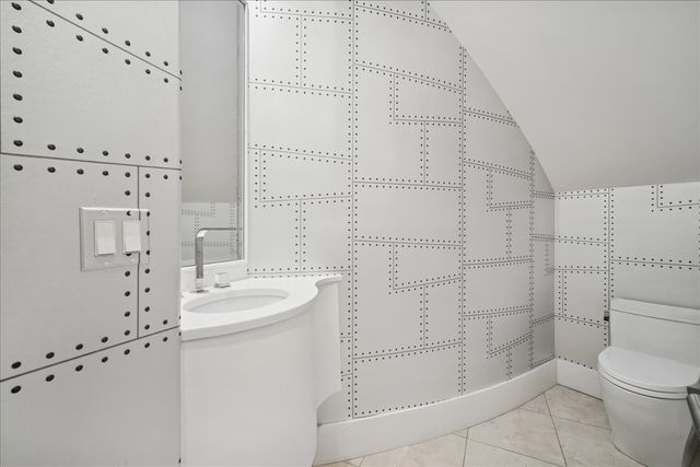 1630 Ridge Road, Highland Park, IL 60035