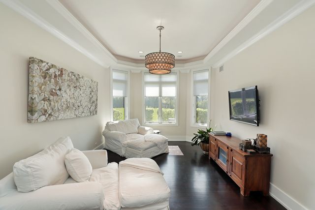 1630 Ridge Road, Highland Park, IL 60035