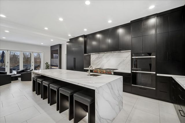 1630 Ridge Road, Highland Park, IL 60035