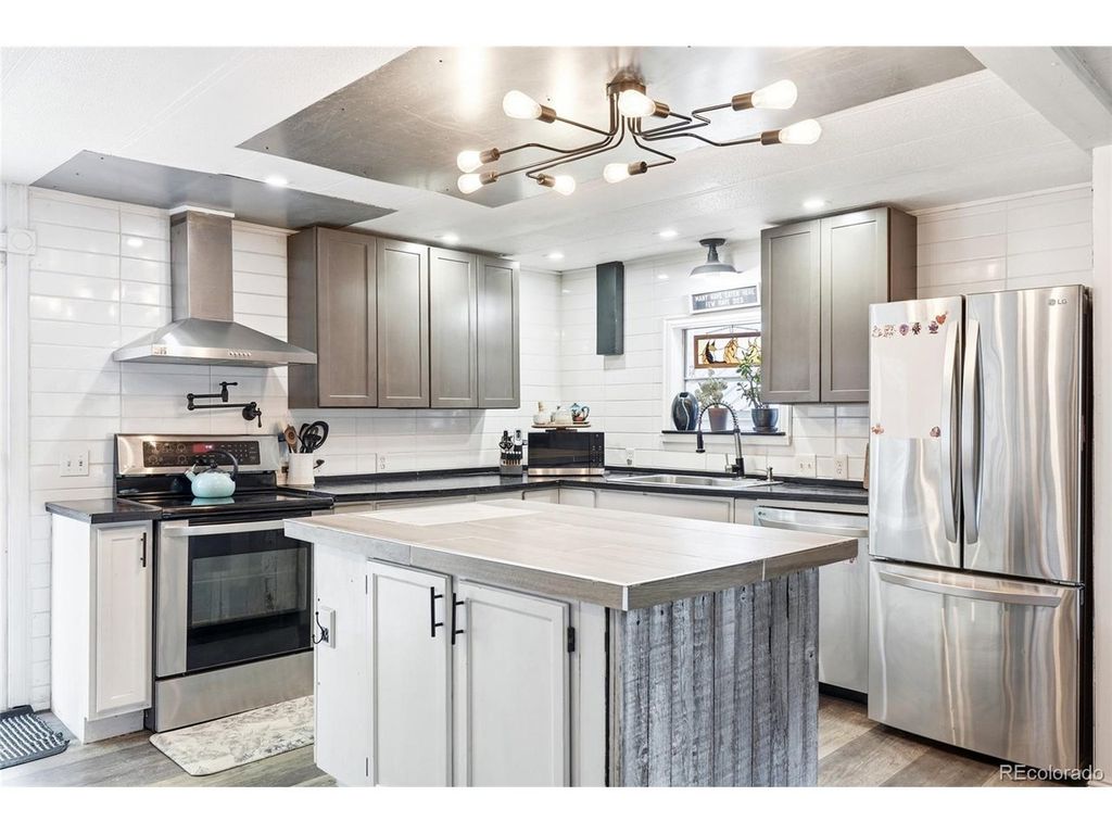 4622 Grand Canyon Dr, Greeley, CO 80634