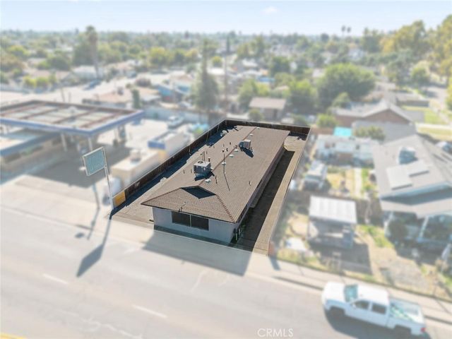 4584 E Tulare, Fresno, CA 93702