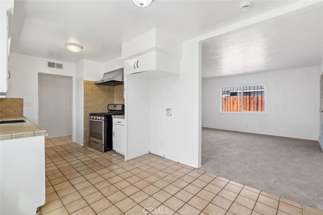 4584 E Tulare, Fresno, CA 93702