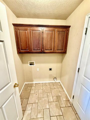 18204 Willow Oak Lane, Edmond, OK 73012