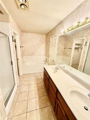 18204 Willow Oak Lane, Edmond, OK 73012