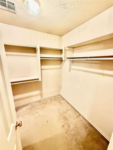 18204 Willow Oak Lane, Edmond, OK 73012