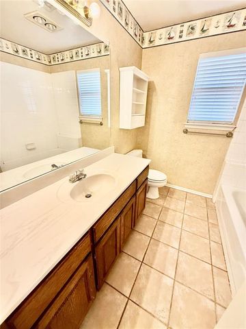 18204 Willow Oak Lane, Edmond, OK 73012