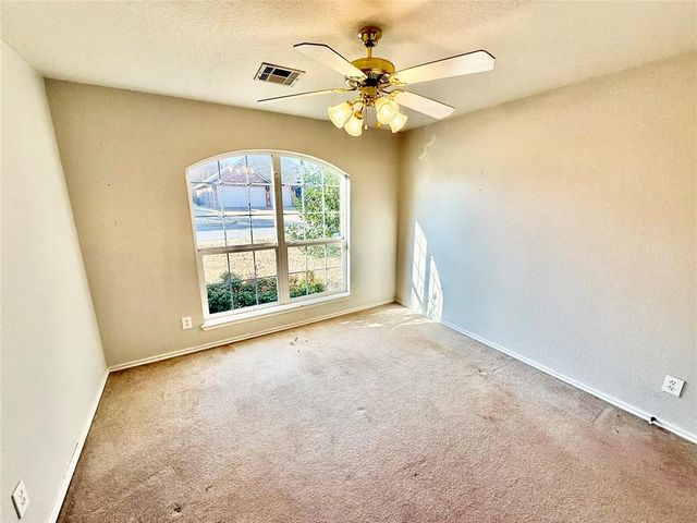 18204 Willow Oak Lane, Edmond, OK 73012