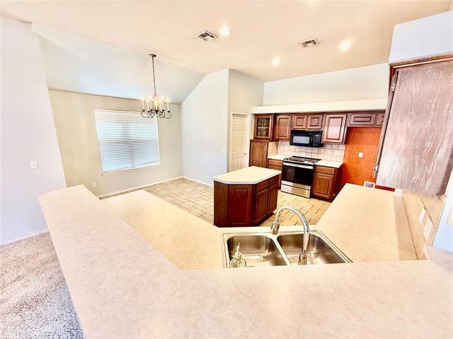 18204 Willow Oak Lane, Edmond, OK 73012