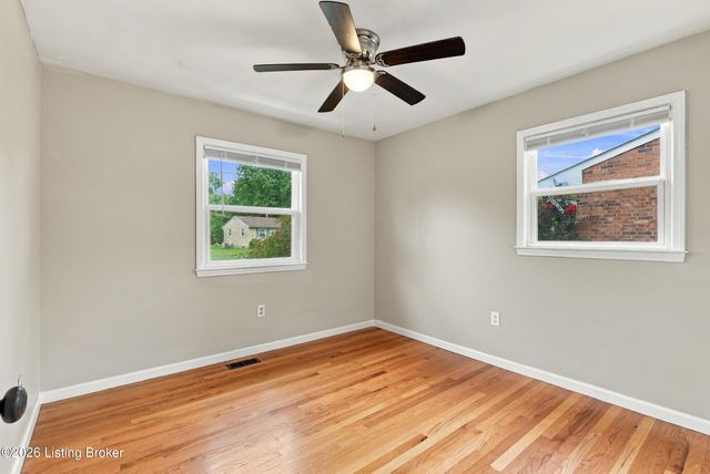 9210 Fawnridge Pl, Louisville, KY 40229