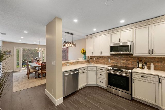 8878 SE Riverfront Terrace, Jupiter, FL 33469