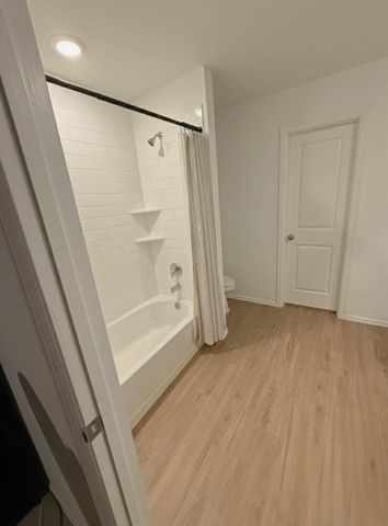 2225 Still Bend Lane, League City, TX 77573