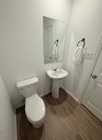 2225 Still Bend Lane, League City, TX 77573