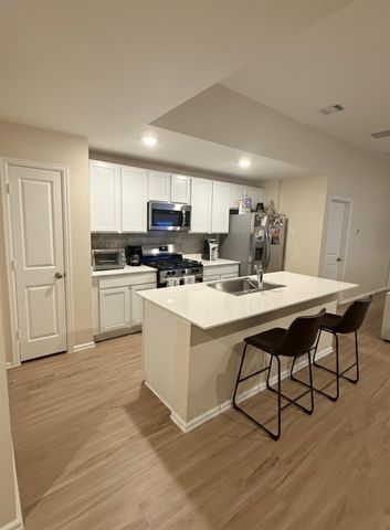 2225 Still Bend Lane, League City, TX 77573