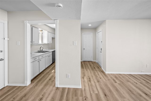 10574 High Hollows Drive 265, Dallas, TX 75230