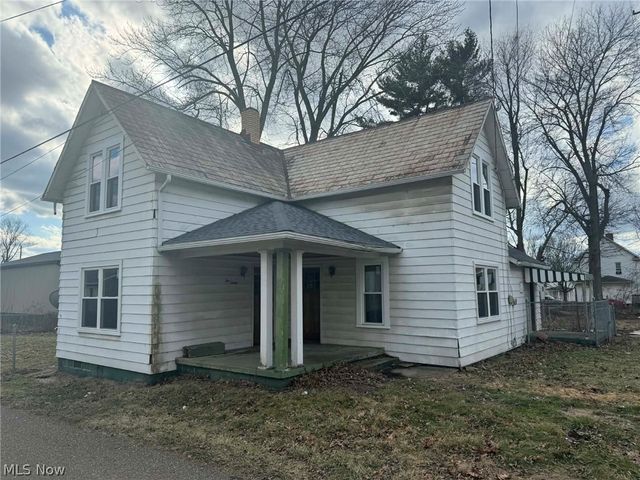 230 2nd Drive SW, New Philadelphia, OH 44663