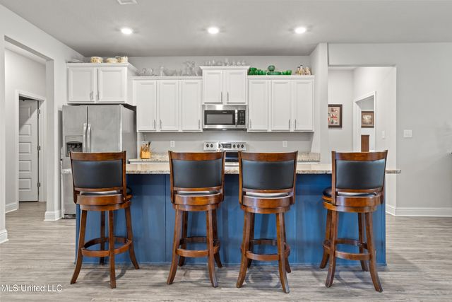 6448 Chickory Way, Ocean Springs, MS 39564