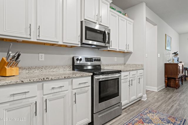 6448 Chickory Way, Ocean Springs, MS 39564